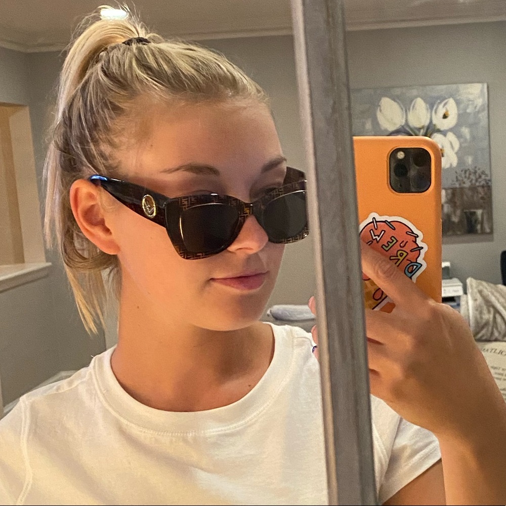 Fendi Sunglasses - Picture 4 of 4